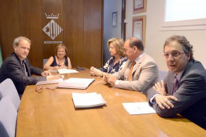 Imatge: Govern de Cerdanyola reunit amb l'empresa Funerària Truyols. Ajuntament de Cerdanyola