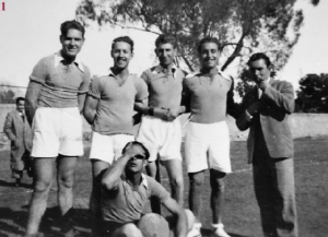 Imatge: L’Esteve 1r a l’esquerra, Club de Bàsquet Acció Catòlica 1944 (Actual col·legi Sant Martí).