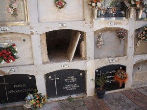 800px-Cerdanyola-del-Valles-Església_Velle_de_Sant_Martí-Cementiri-13